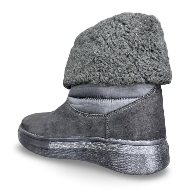 Botas aborregadas y afelpadas de dama en color negro acabado gamuza M550