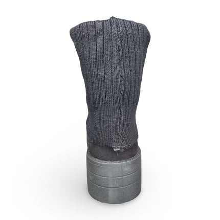 Bota de invierno cálida en negro acabado gamuza M8033