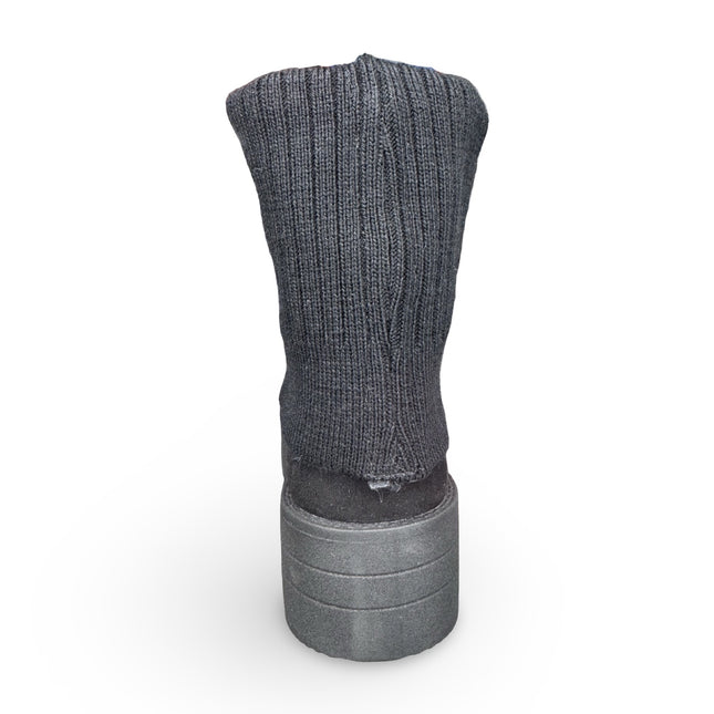 Bota de invierno cálida en negro acabado gamuza M8033