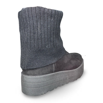 Bota de invierno cálida en negro acabado gamuza M8033
