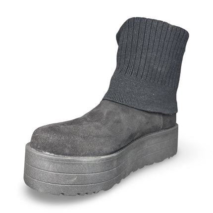 Bota de invierno cálida en negro acabado gamuza M8033