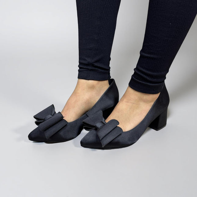Zapatillas de Tacón de Dama Negras con Moño - Acabado Satinado - Modelo M392G